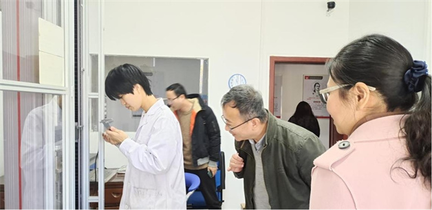 南京航空航天大學(xué)來株洲世林膠業(yè)進(jìn)行技術(shù)交流